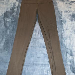 Black Victoria’s Secret sport leggings